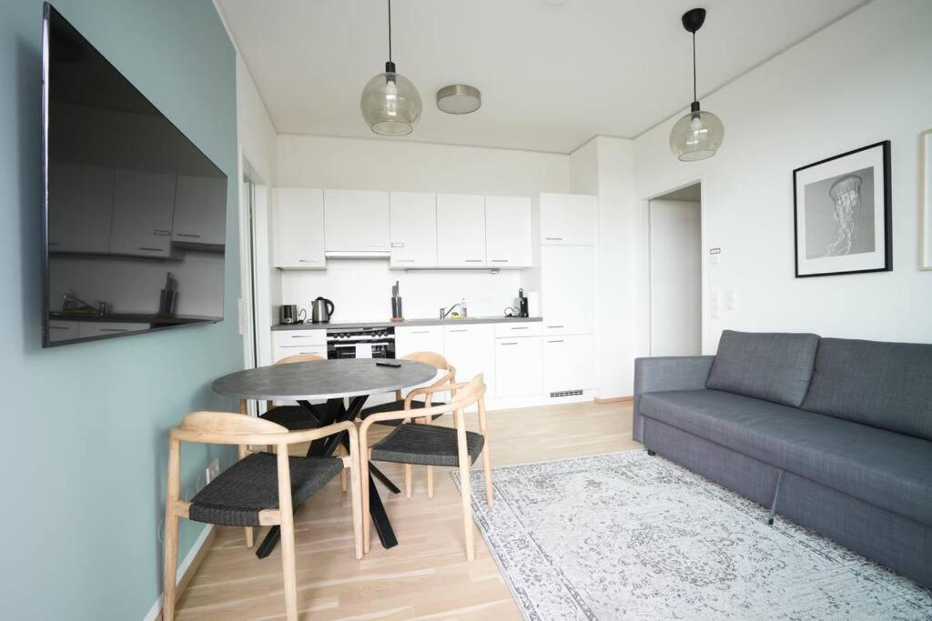 The High-Rise Condo With Pool Vienne Extérieur photo