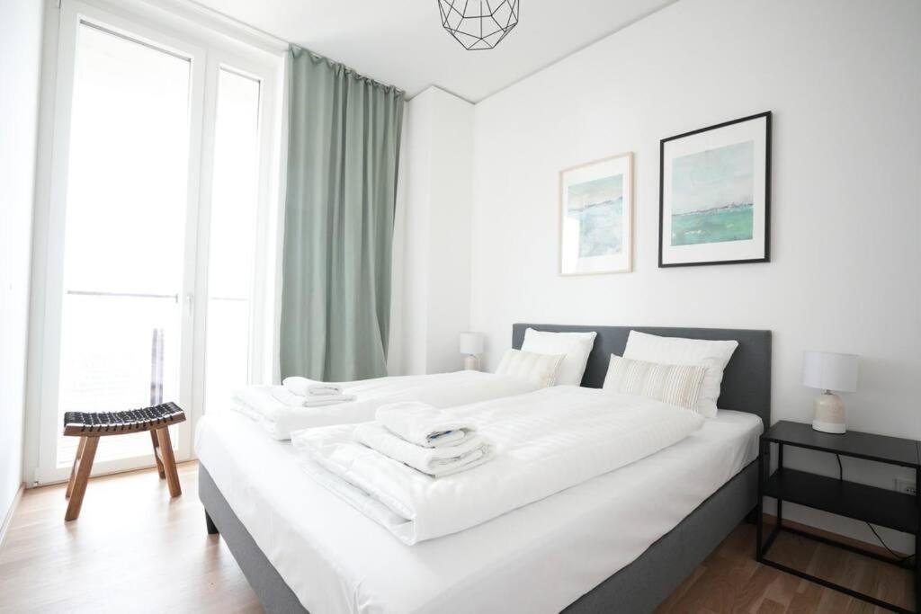 The High-Rise Condo With Pool Vienne Extérieur photo